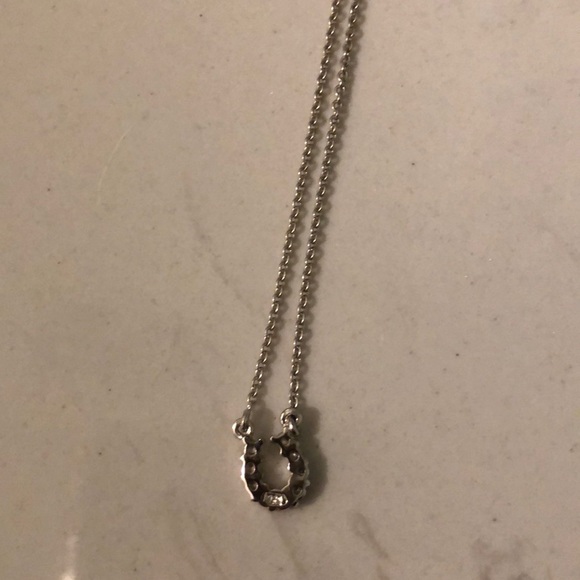 Horseshoe necklace - Picture 2 of 2